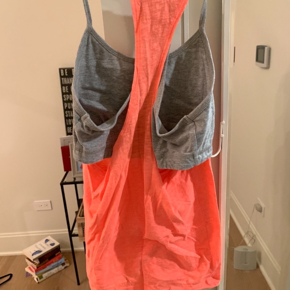 PINK workout tee - Picture 2 of 2